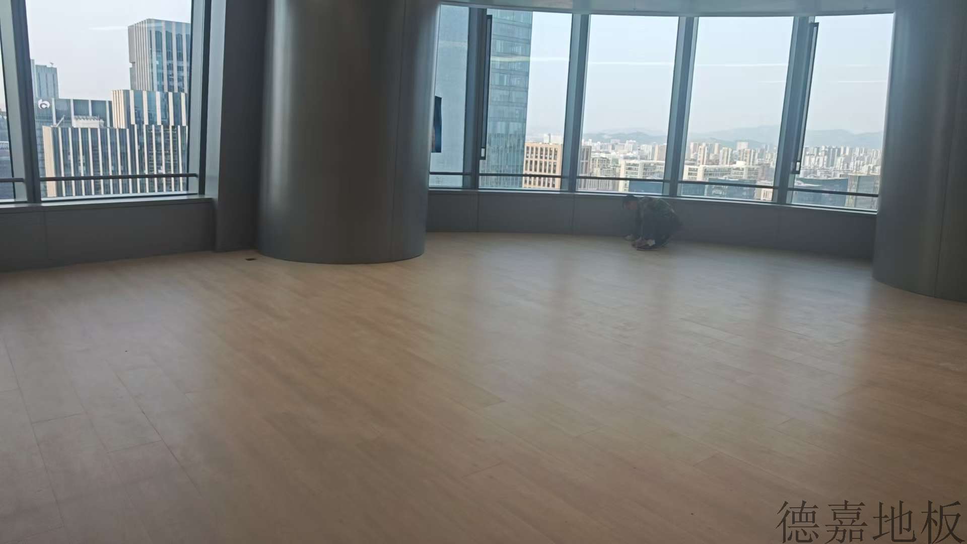 办公室lvt地板.jpg